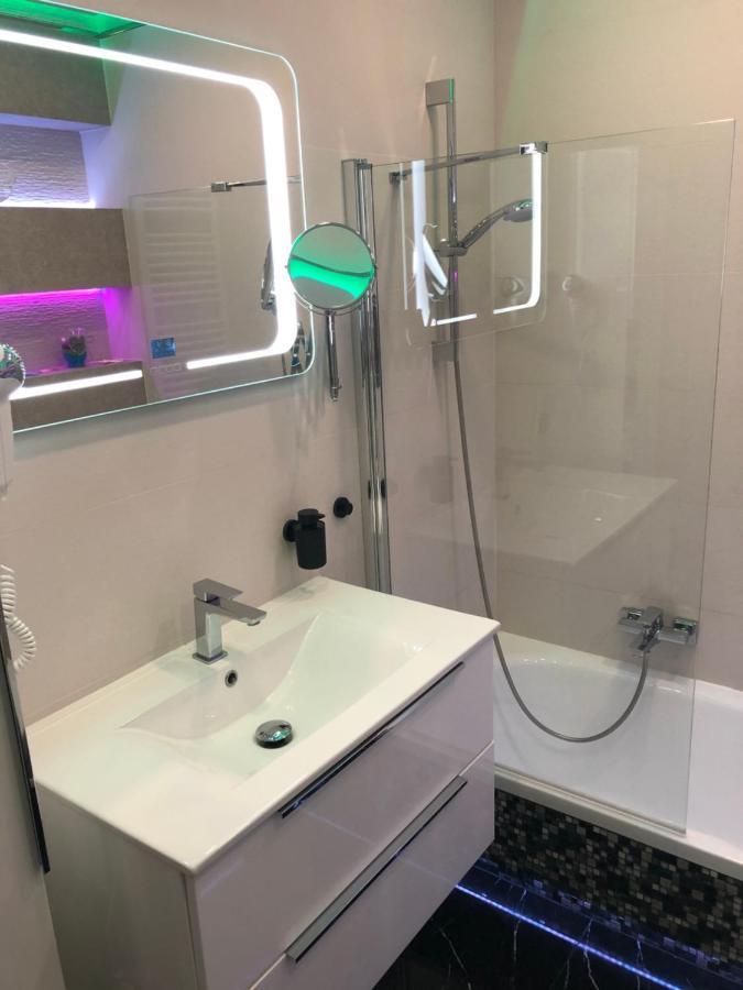 Apartament Zatoka Deluxe Z Ogrodem Lägenhet Debogorze Exteriör bild