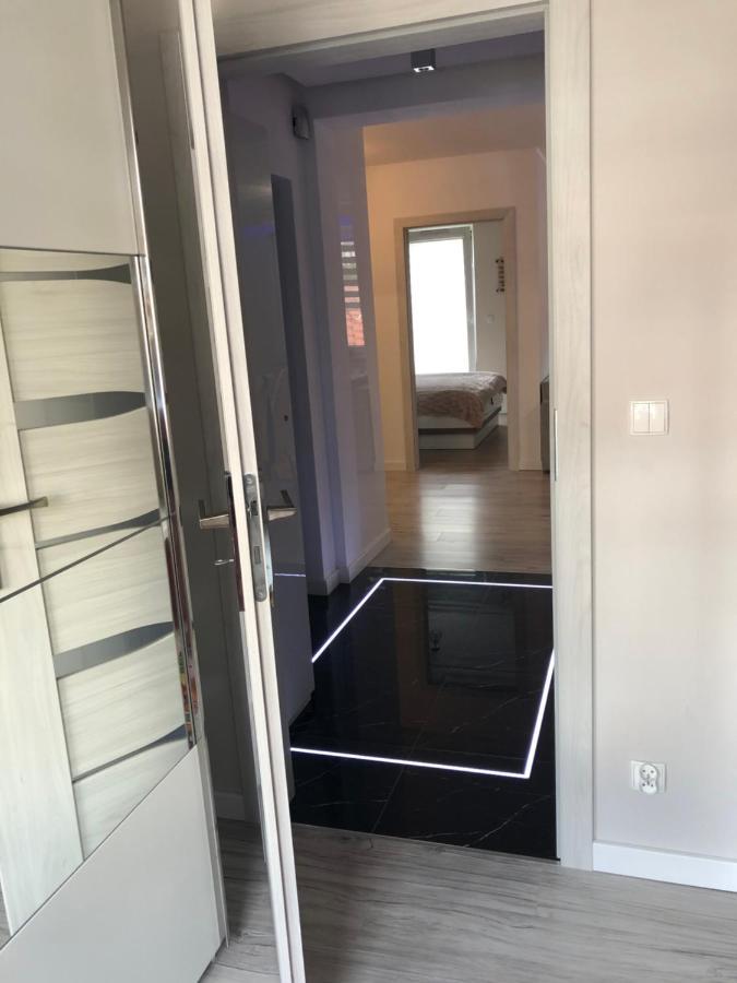 Apartament Zatoka Deluxe Z Ogrodem Lägenhet Debogorze Exteriör bild
