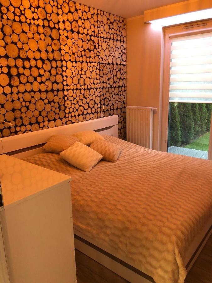 Apartament Zatoka Deluxe Z Ogrodem Lägenhet Debogorze Exteriör bild