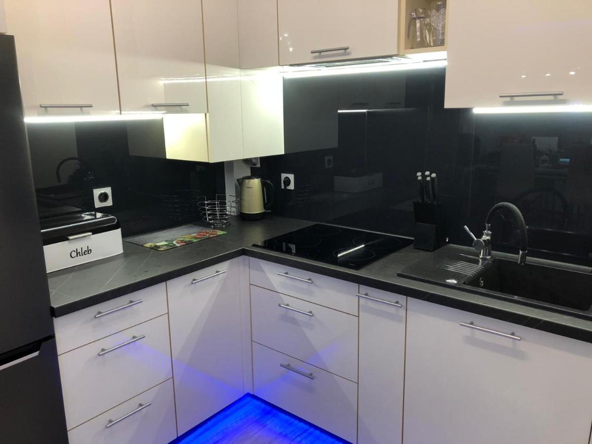 Apartament Zatoka Deluxe Z Ogrodem Lägenhet Debogorze Exteriör bild