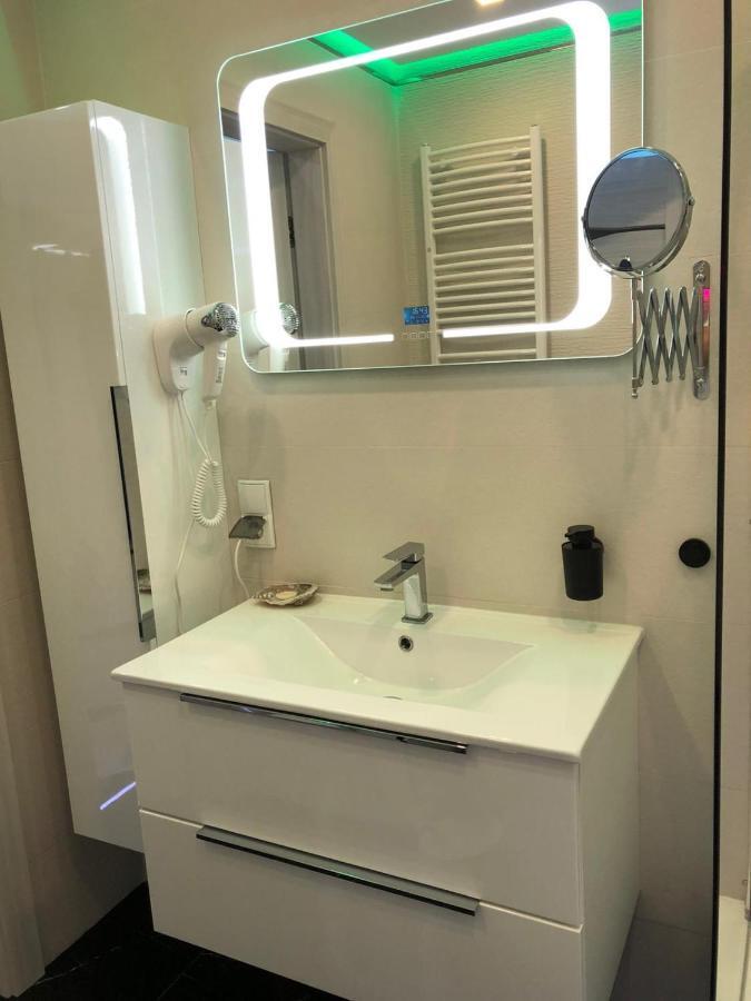 Apartament Zatoka Deluxe Z Ogrodem Lägenhet Debogorze Exteriör bild